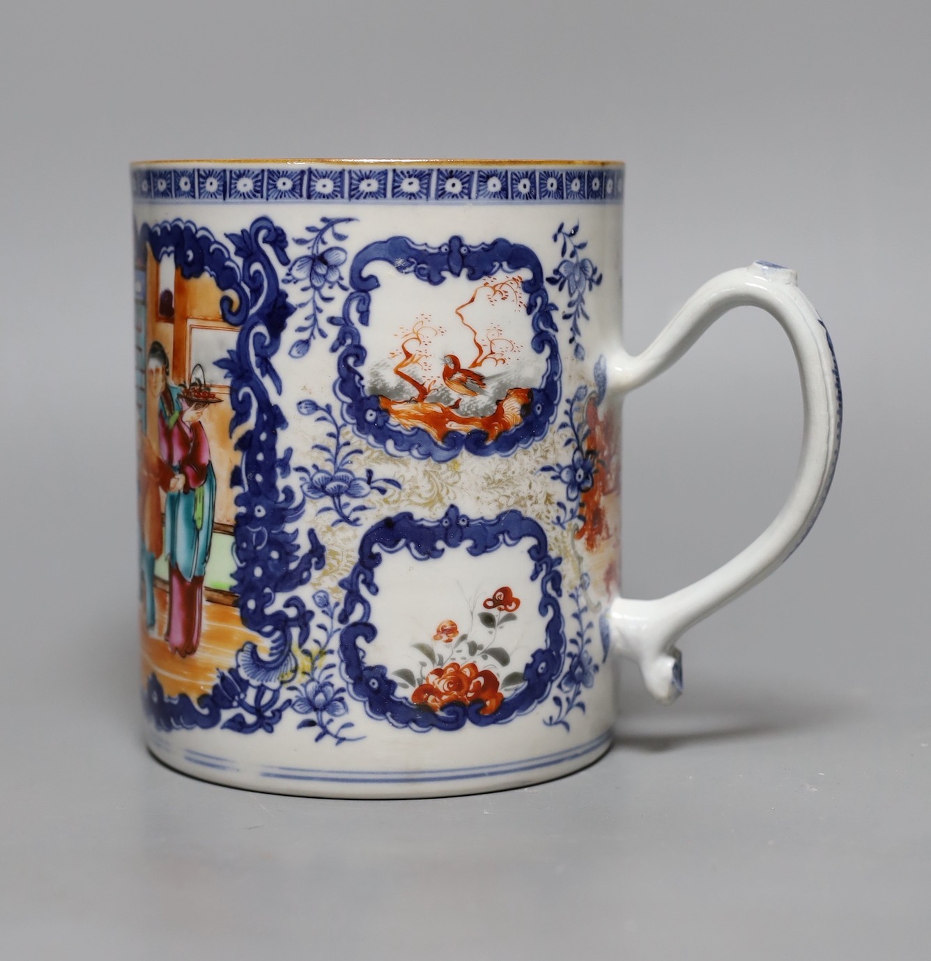 A Chinese export famille rose tankard, Qianlong period, 14cms high